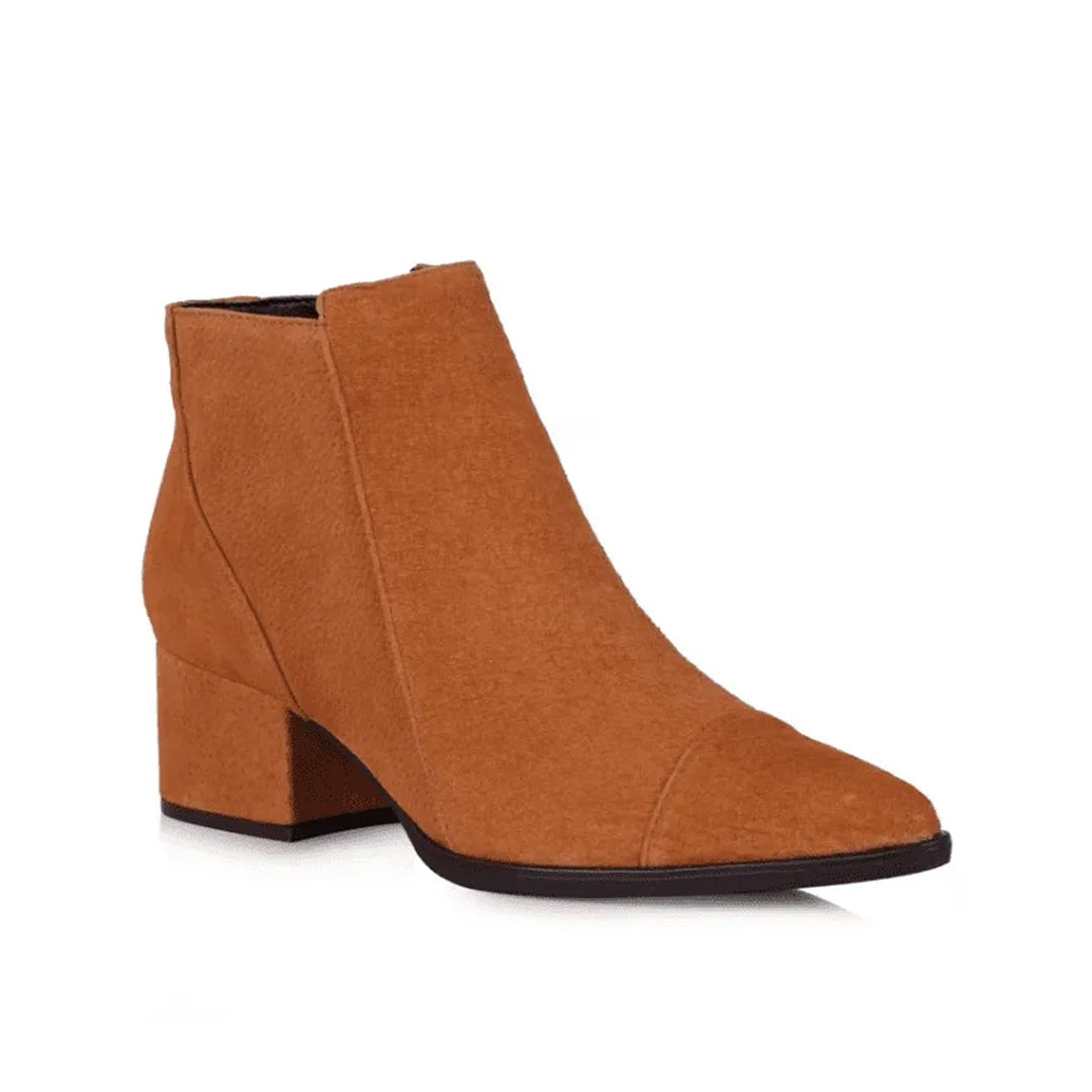 Bota em Carmuça Camel com Salto Luiza Barcelos