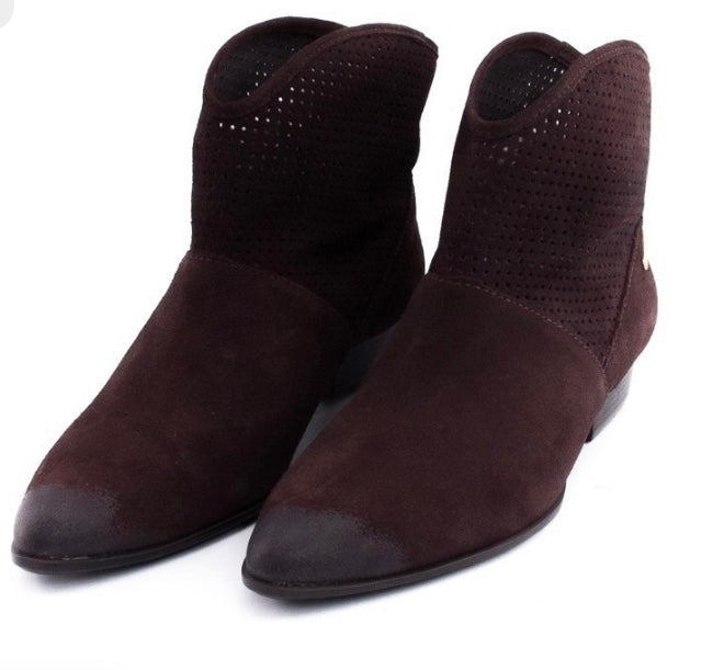 Bota Pinhão Cano Baixo Dumond em Camurça - Estilo e Conforto