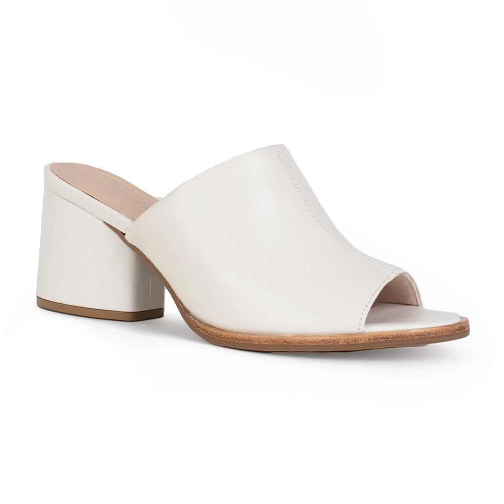 Tamanco Lialine Off White Salto Bloco - Conforto e Estilo em Cada Passo